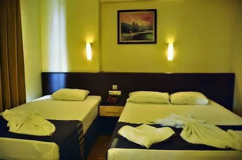 מלון Kemalhan Beach 4*